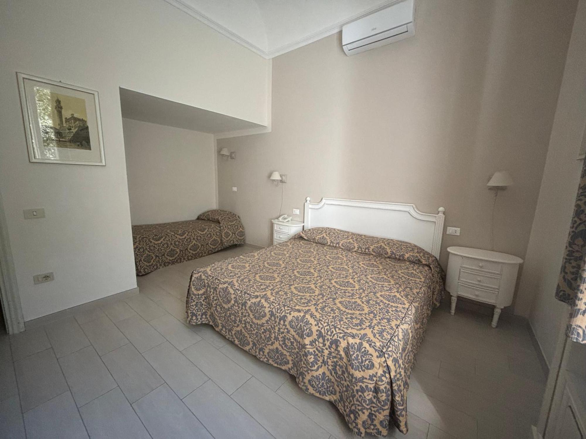 קסטיליאונצ'לו Villa Parisi Grand Hotel מראה חיצוני תמונה