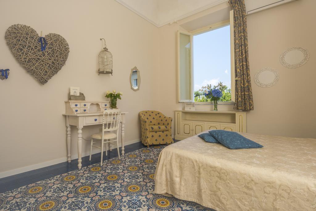 קסטיליאונצ'לו Villa Parisi Grand Hotel מראה חיצוני תמונה