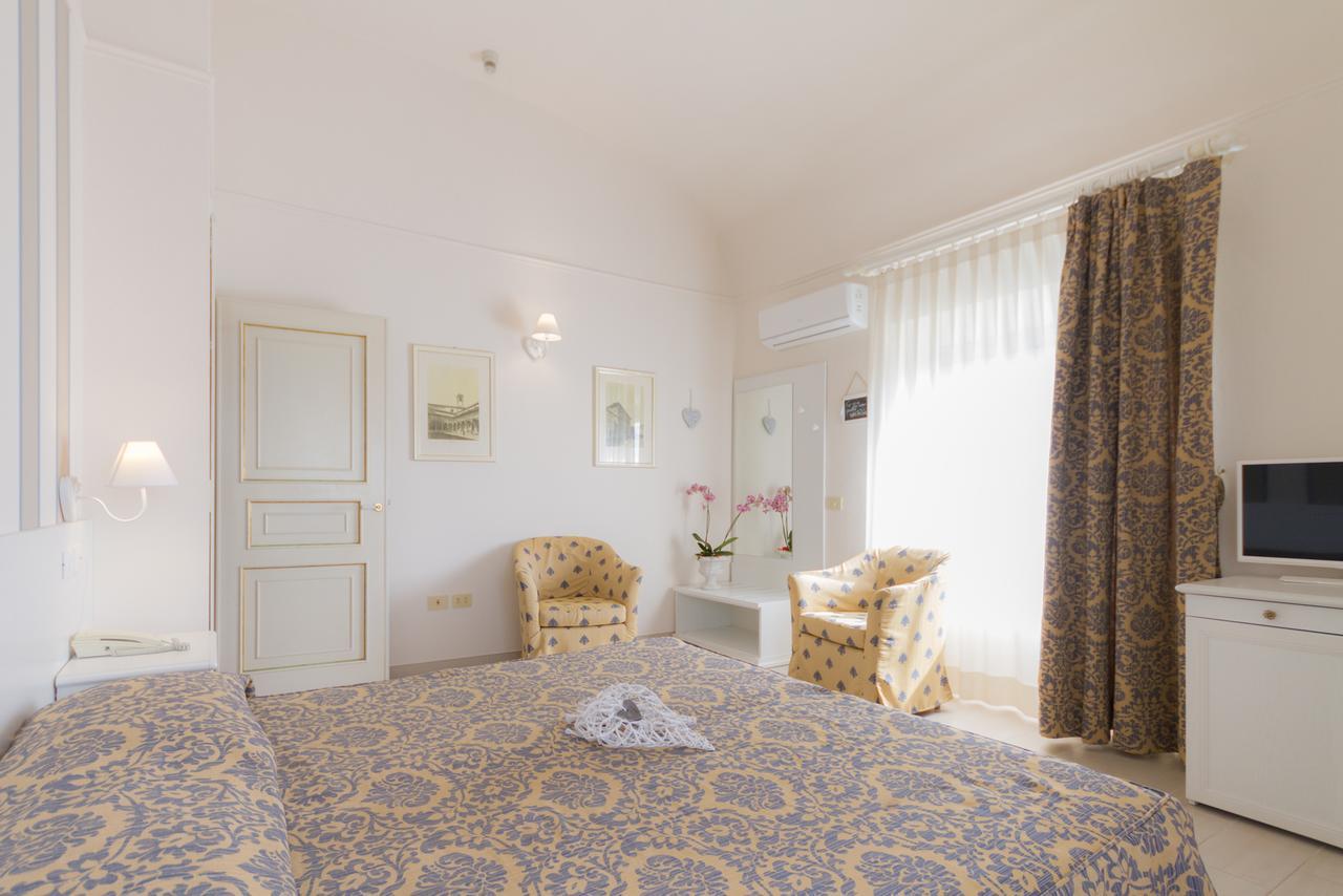 קסטיליאונצ'לו Villa Parisi Grand Hotel מראה חיצוני תמונה