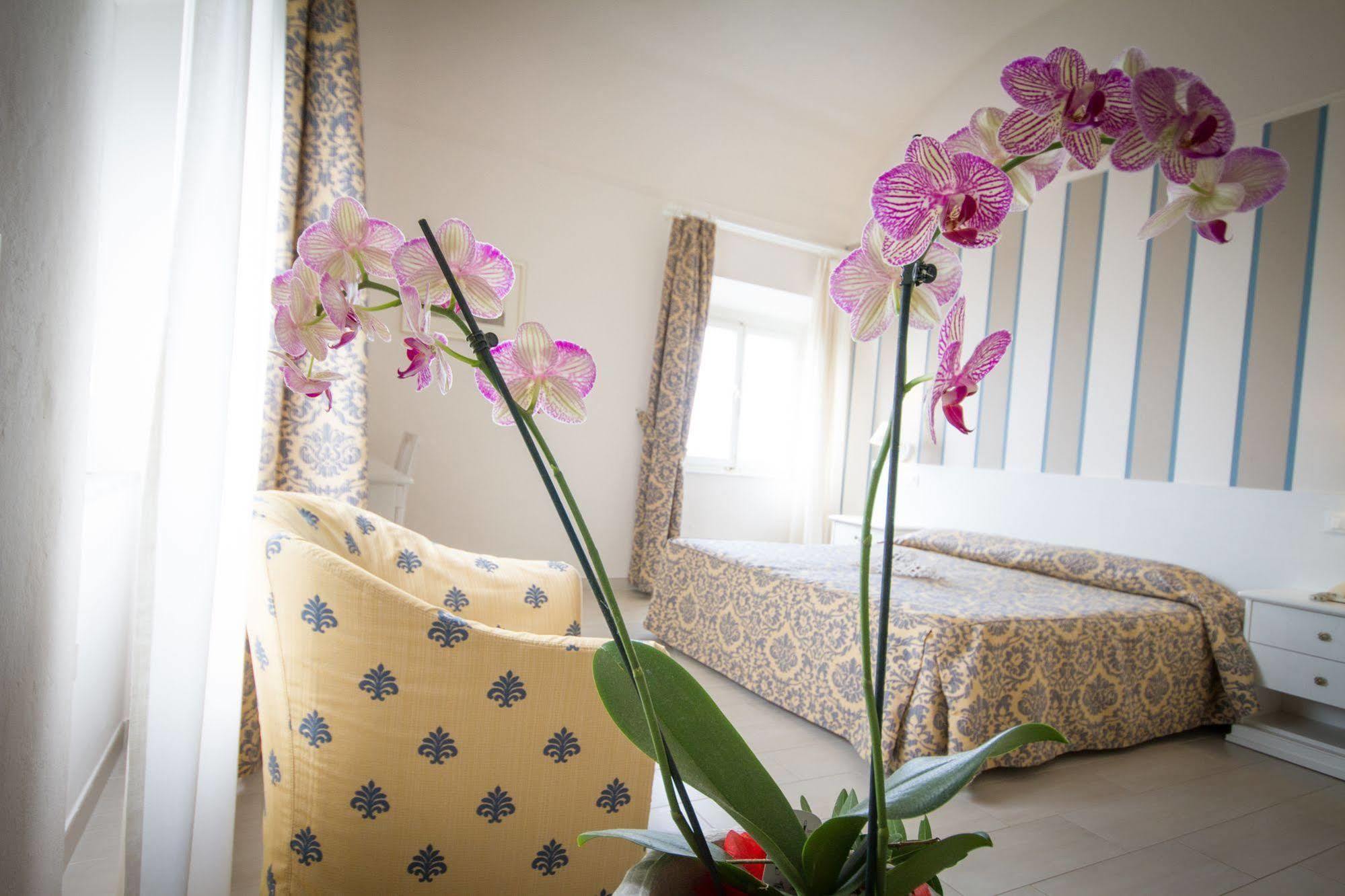 קסטיליאונצ'לו Villa Parisi Grand Hotel מראה חיצוני תמונה