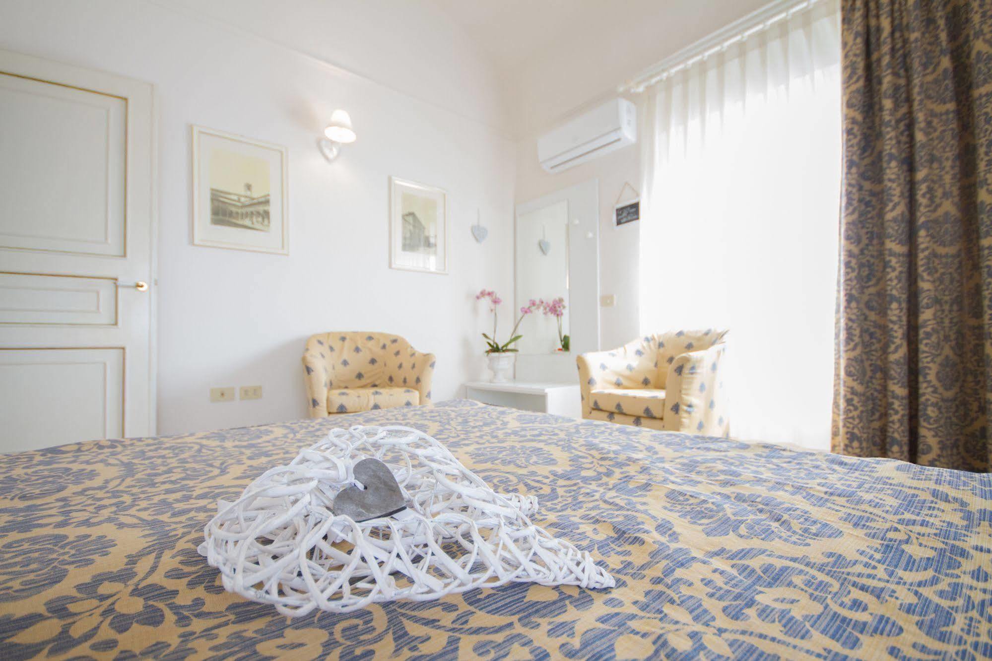 קסטיליאונצ'לו Villa Parisi Grand Hotel מראה חיצוני תמונה